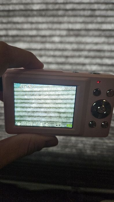 Розова дигитална камера