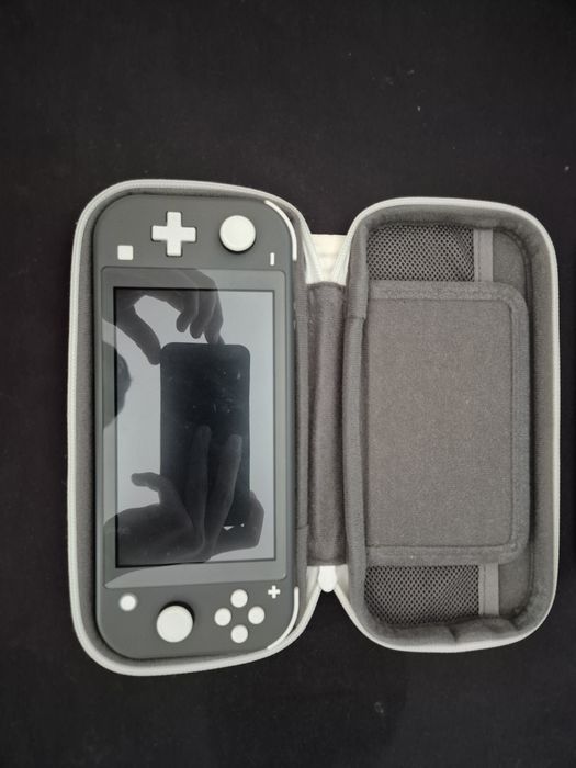 Nintendo switch lite gri
