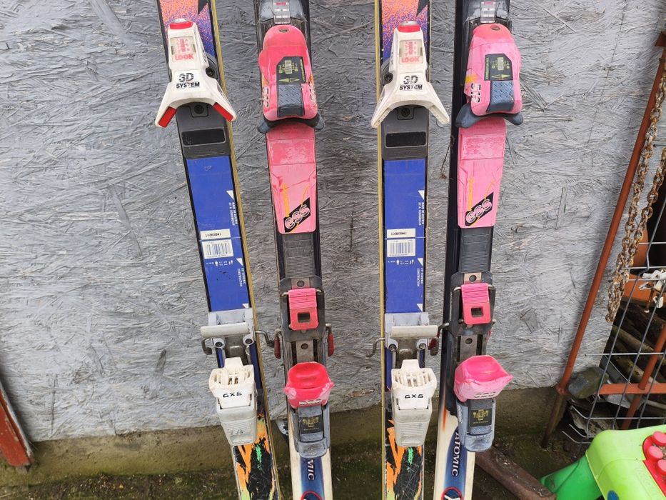 Ski  ATOMIC    lungime  190     2 seturi.   Cu 50 lei