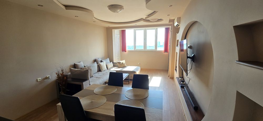 Продава се Двустаен апартамент в Бургас, Лазур - 64 кв.м за 2579 €/кв.м - Снимка #2