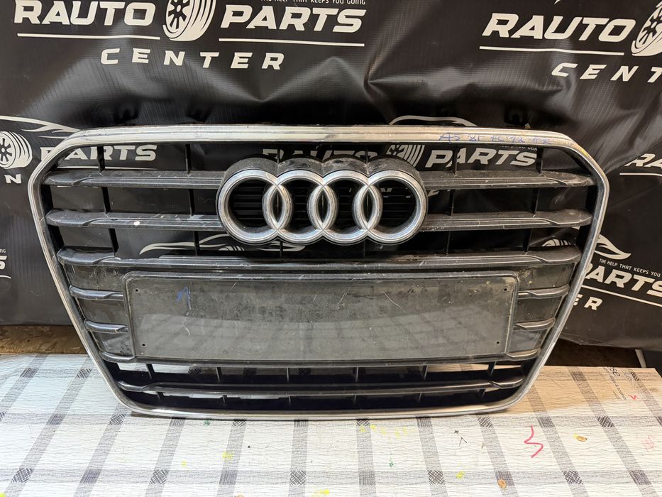Grila centrala Audi A5 8T Facelift 2012/2013/2014/2015/2016