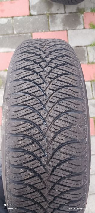 Vând cauciucuri cu jenti pe 14