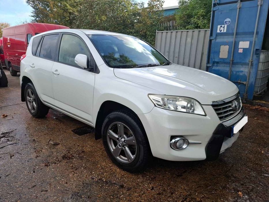 Bare Spate Toyota RAV4 2012 SUV Alb