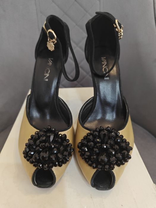 Продам босоножки 35 размера