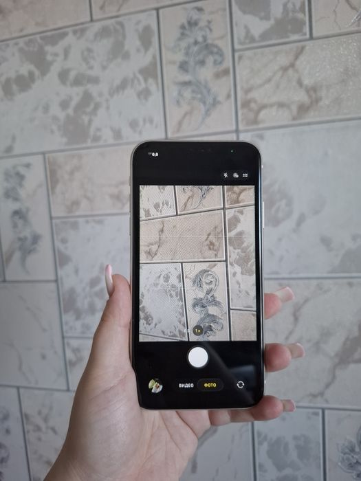 iPhone 1 1  128gb