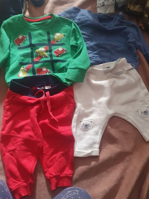 Vând compleuri  mărimea 62, 86 ,și 92