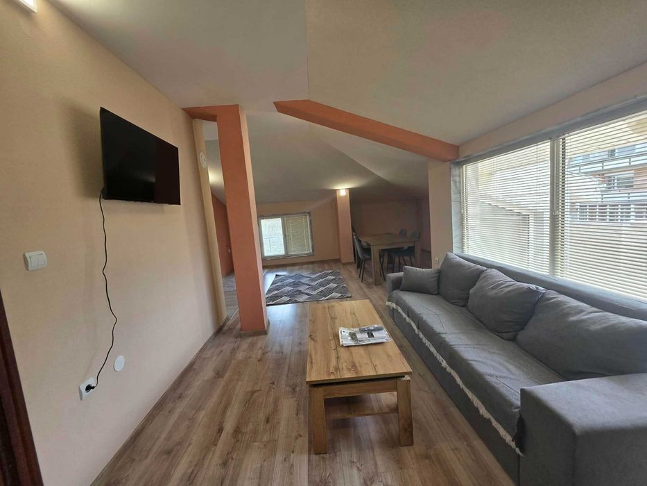 Просторен апартамент с три спални в кв.Каменни,гр. Хасково