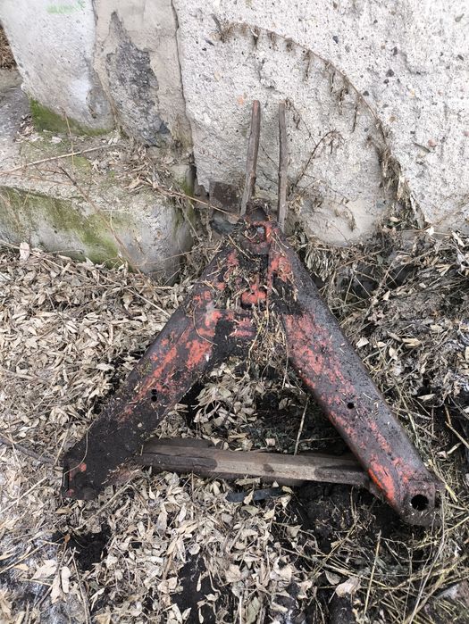 Треугольник на трактор т 150. Т 4