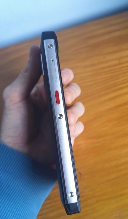 Telefon Unihertz Titan