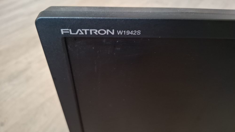 Монитор LG Flatron