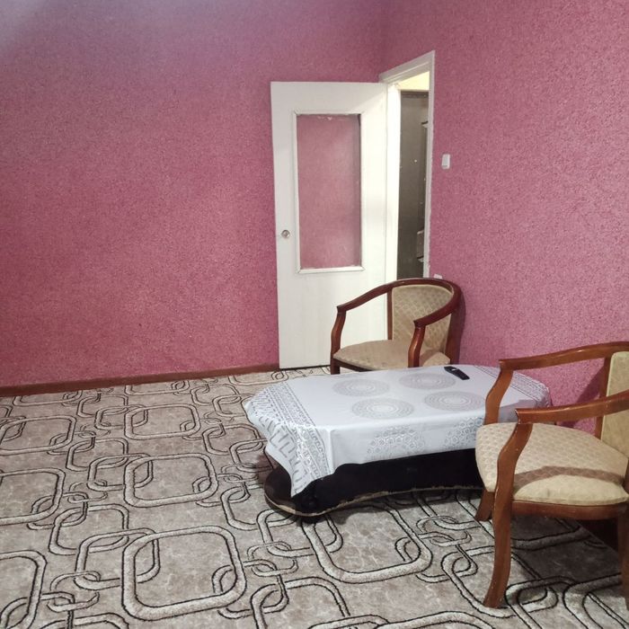 Kvartira sotiladi Chilonzor 19 kvartalda.