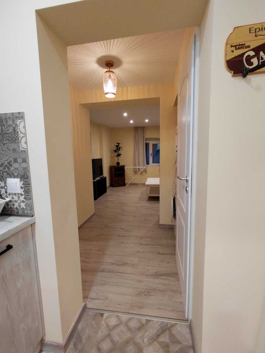 Давам под наем 3-стаен в Центъра