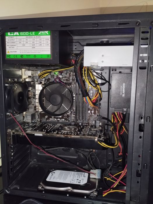 Видео карта GTX 1060 3GB в идеальном состоянии