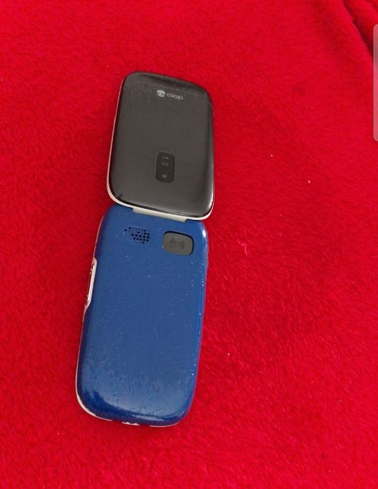 Telefon cu clapetă