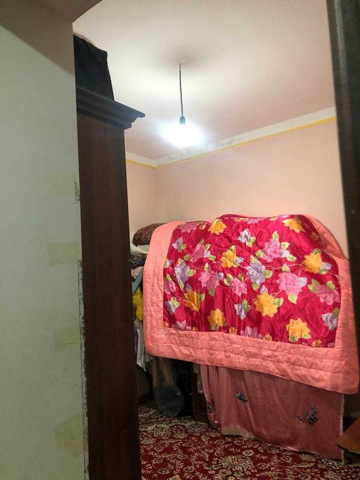 Uy sotiladi Qarshi, Yangi Chovqay massivi 216dagi 3 xonali 2-qavatdagi