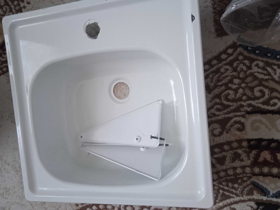 Продам кухонную мойку