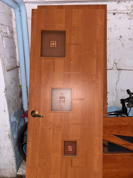 Продается дверь б/у