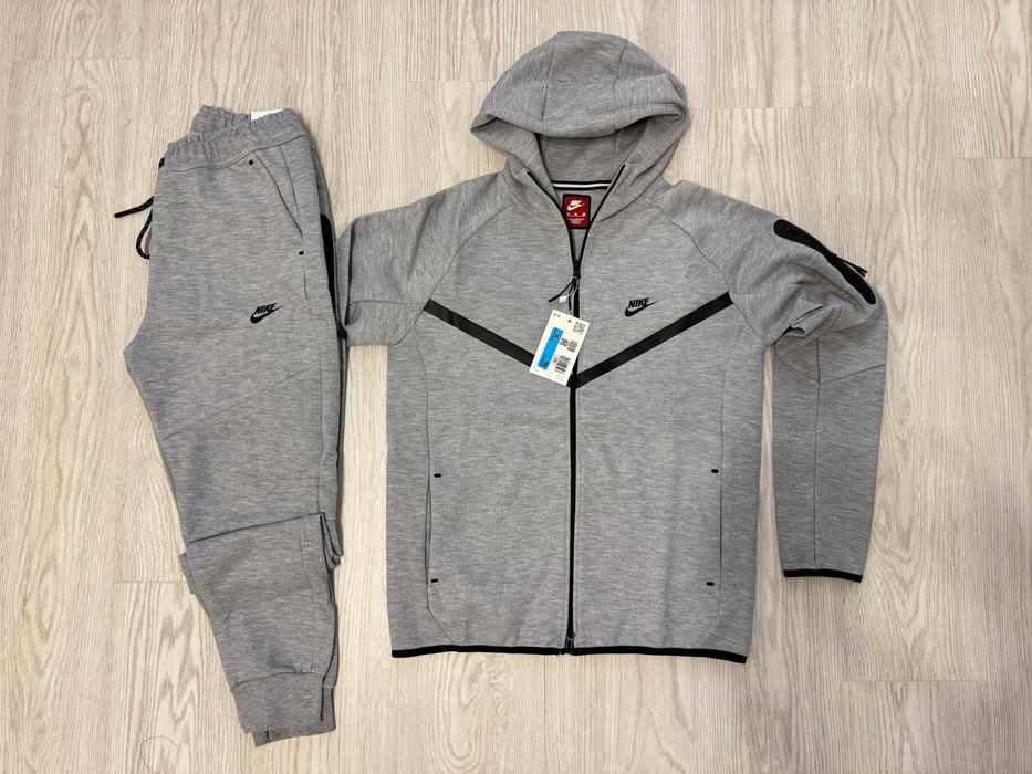 Trening Nike Tech Fleece Model NOU l Compleu
