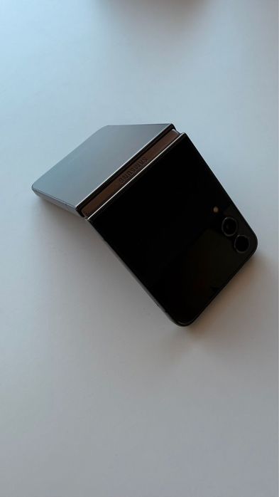 Samaung Z Flip 4