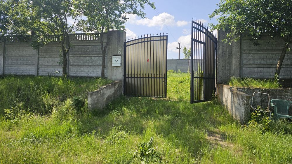 Vand teren In Comuna petrechioaia , sat surlari