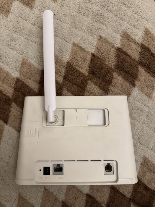 Продам роутер модем Huawei B311-221