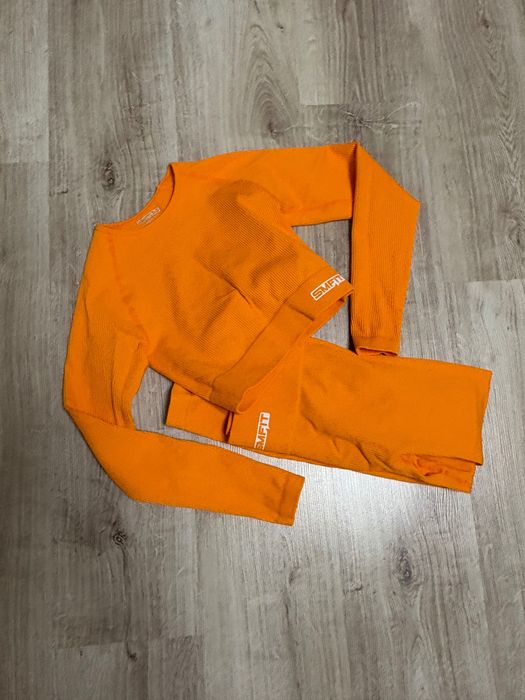 Дамско спортно комплектче