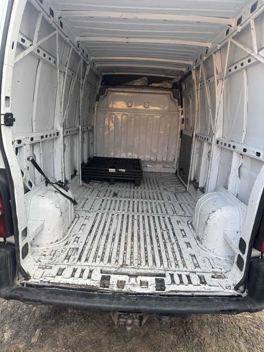 Vand Renault Master sau  schimb cu basculabila