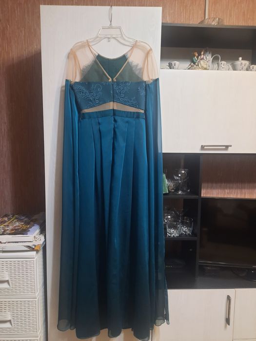 Платье вечернее.