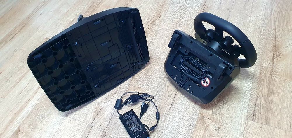 Gaming Volan Logitech G923 Volan+pedal+adapter 

Funcționea