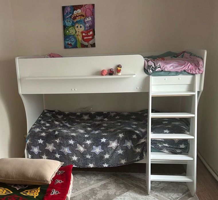 Продам детскую двухъярусную кровать