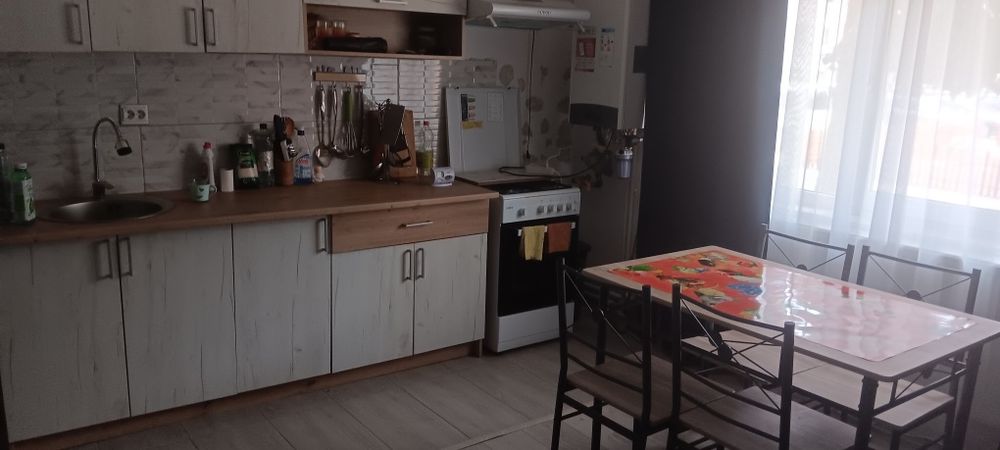 Închiriez apartament 3 camere lângă Lidl