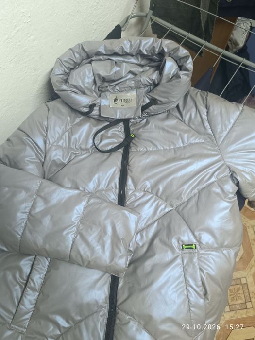 Продам куртку женскую