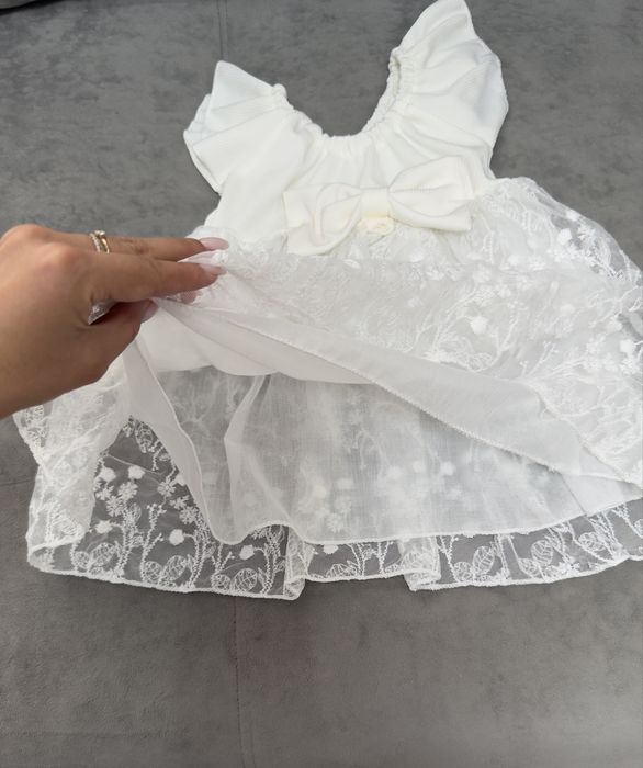 Нарядное платье на девочку