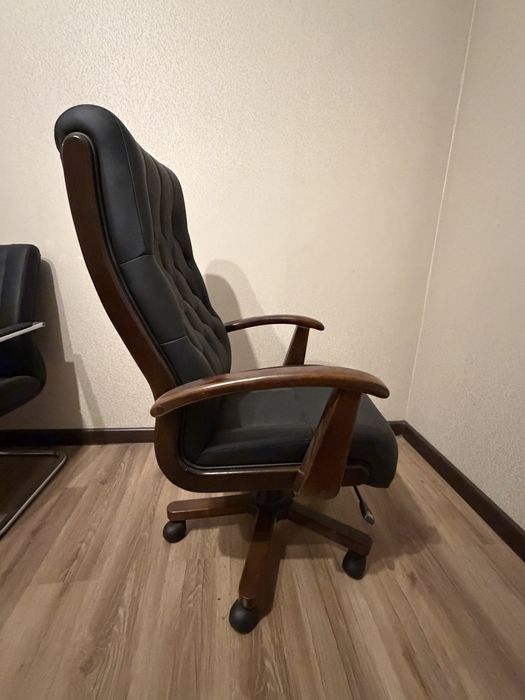 Новое кресло офисное