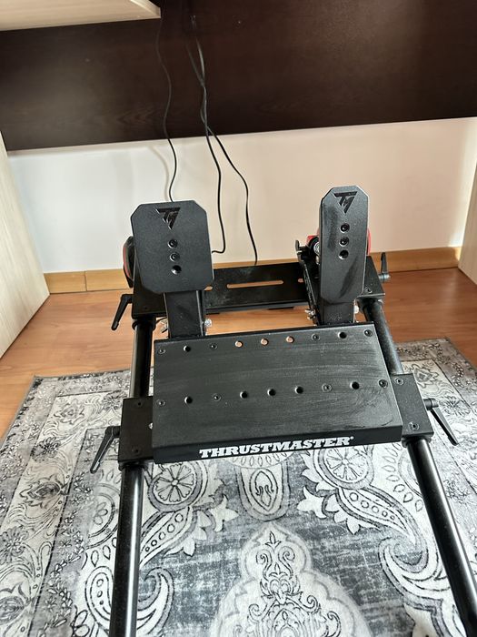 Playstation 5 Slim, Thrustmaster T598 и седалка Next Level Racing F-Gt Lite
