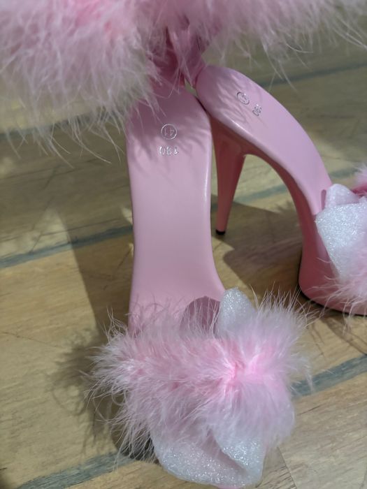 Дамски официални токове