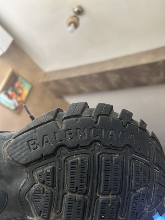 Balenciaga track