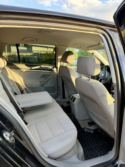 Golf 5, an fabricatie 2004