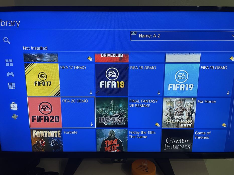 Playstation 4 Slim с акаунт пълен с игри