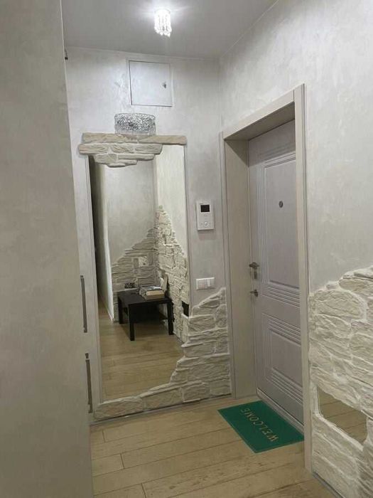 Дава се под наем Двустаен апартамент в София, Център - 65 кв.м за 453.9 € - Снимка #3