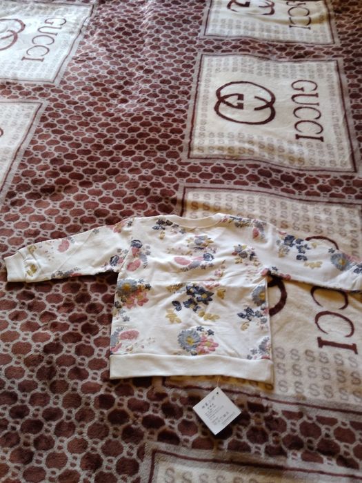 Детская кофточка новая на 3-4 лет.