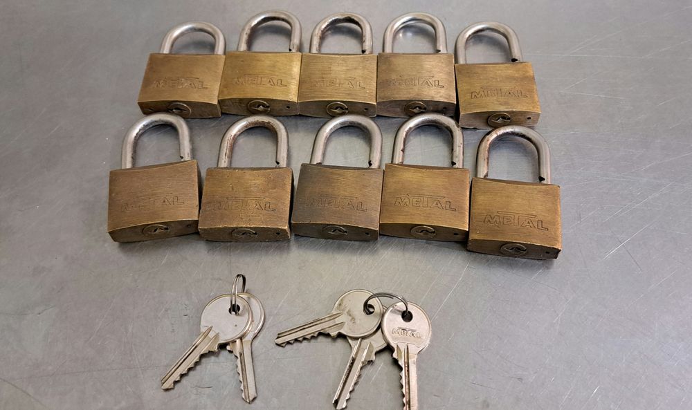 Катинар Метал 10 бр с 1 ключ