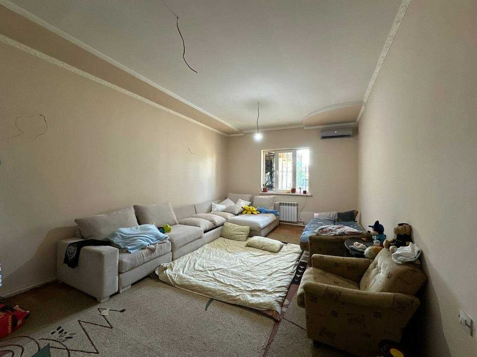 Продам дом на участке 5 соток в Бектемирском районе. РОВД