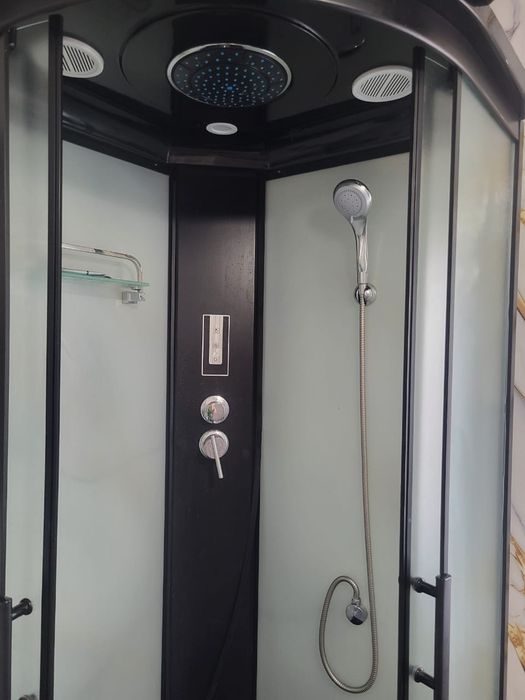 Дучевая кабинка угловой