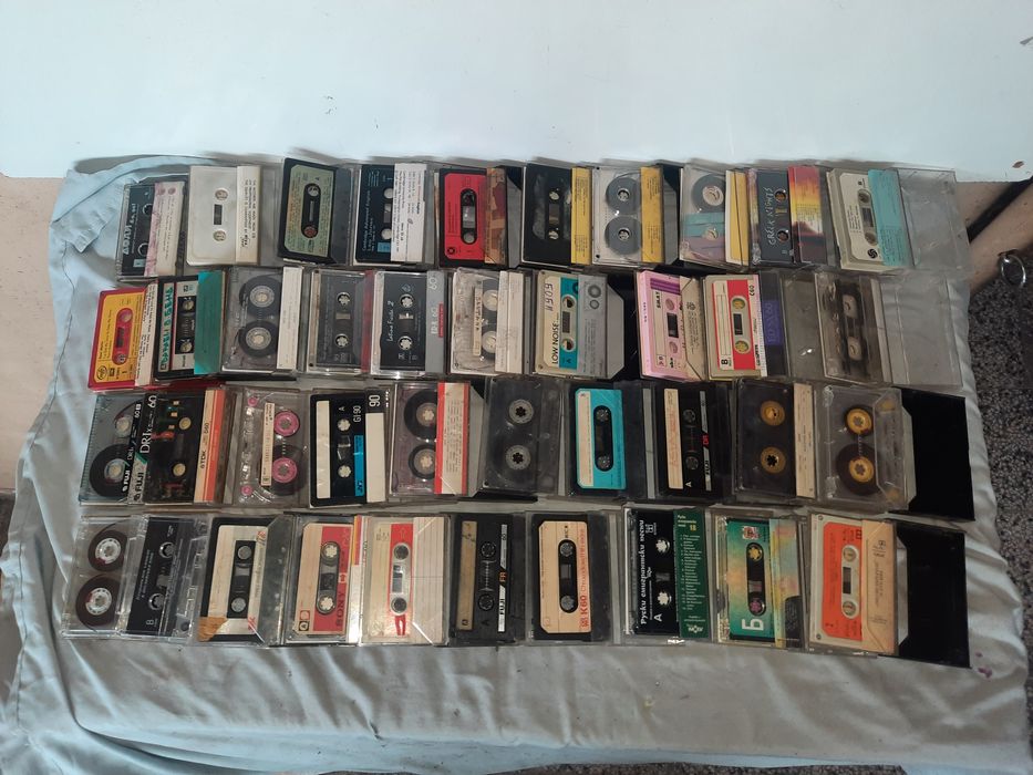 Аудио касетки с кутий за декорация