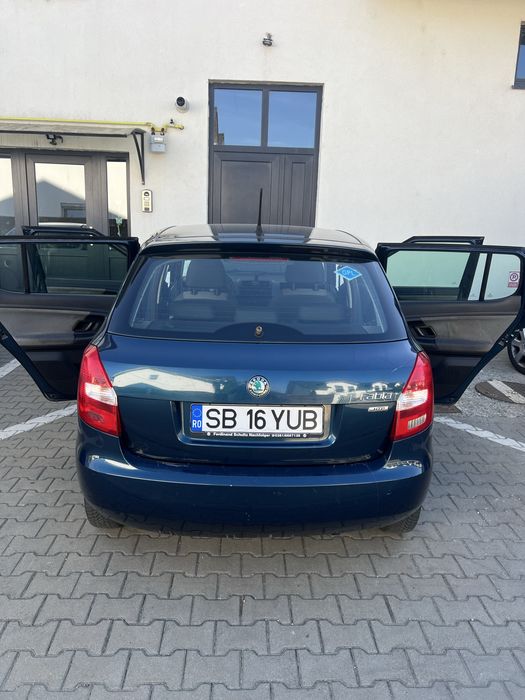 SKODA Fabia 2012 — imagine 3
