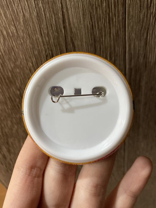 Продам значок