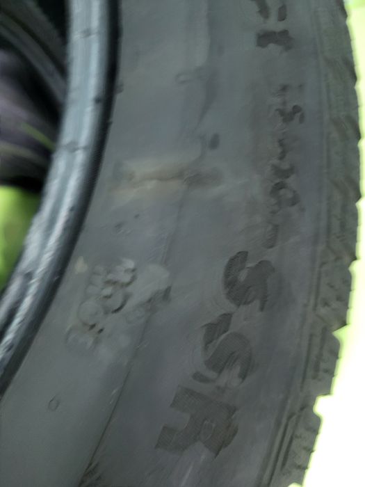 4 бр зимни 215/60/18 Continental Runflatt