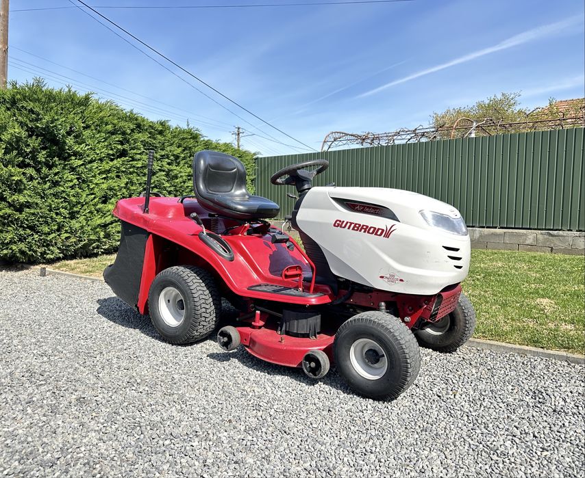Vând tractoraș gazon / tuns iarba MTD Gutbrod GLX 105 RA motor Briggs&stratton 15,5 Cp