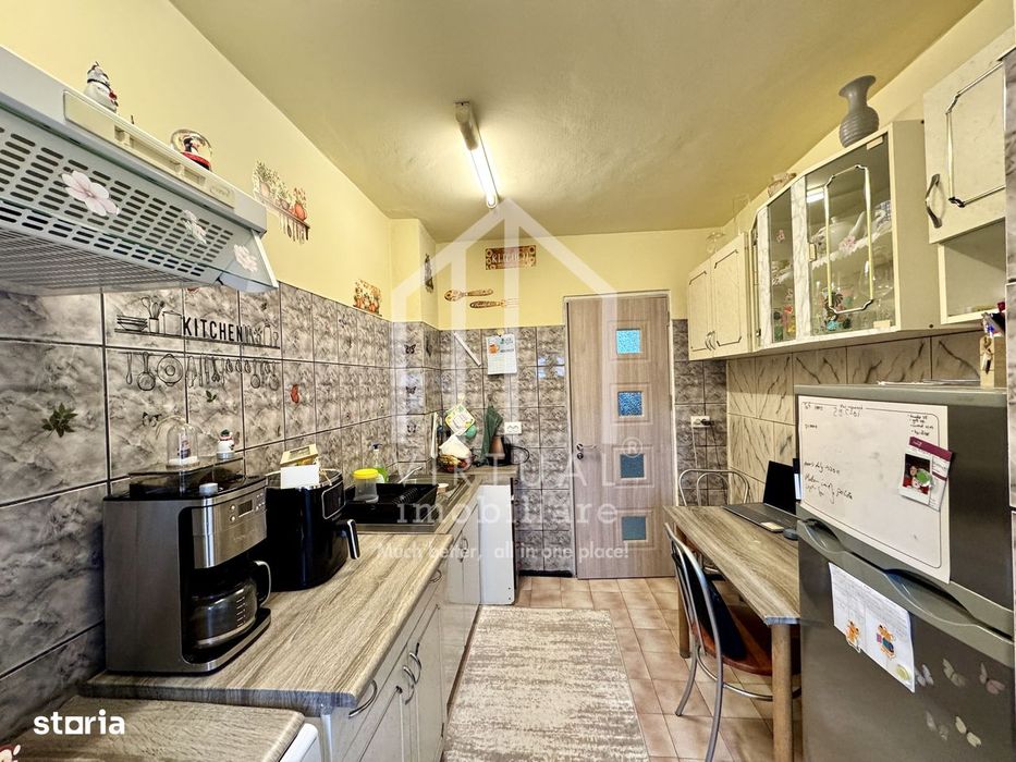 Apartament cu 3 camere, 55mp utili + 2 balconae, etaj 2/5, Valea Aurie